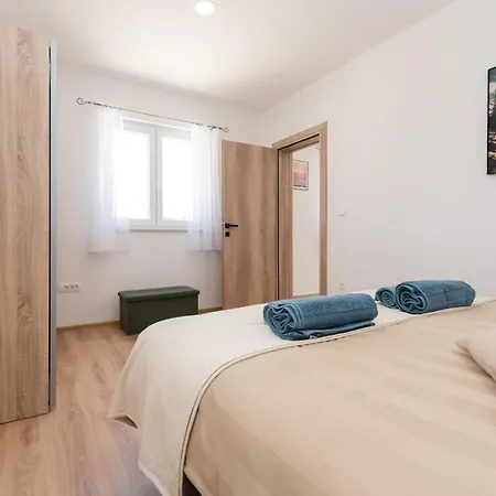 Ferienhaus House Mirakul Near Krka With Private Pool *