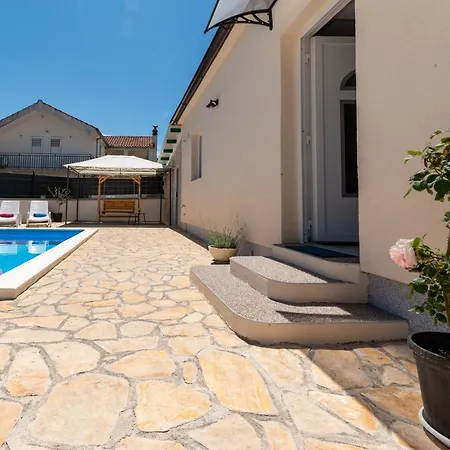 House Mirakul Near Krka With Private Pool