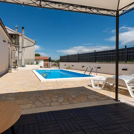 House Mirakul Near Krka With Private Pool Ferienhaus *